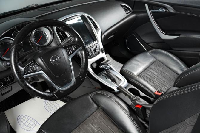 Opel Astra J Рестайлинг с пробегом 2013 года, цена 1 249 000 рублей, 152400 км, хэтчбек, Автокод Объявления