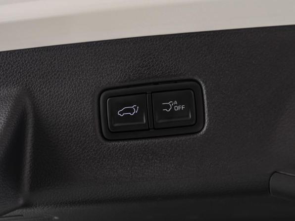 Kia Carnival IV Рестайлинг с пробегом 2025 года, цена 6 580 000 рублей, 7800 км, минивэн, Автокод Объявления