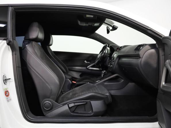 Volkswagen Scirocco III с пробегом 2011 года, цена 1 349 000 рублей, 154835 км, хэтчбек, Автокод Объявления