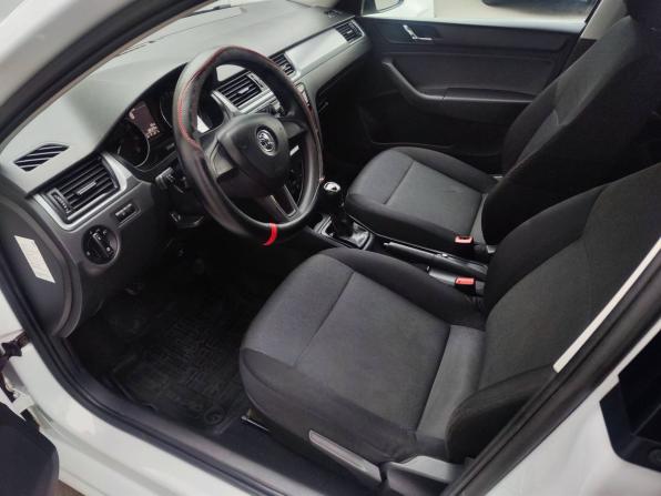 Skoda Rapid I с пробегом 2017 года, цена 950 000 рублей, 182529 км, лифтбек, Автокод Объявления