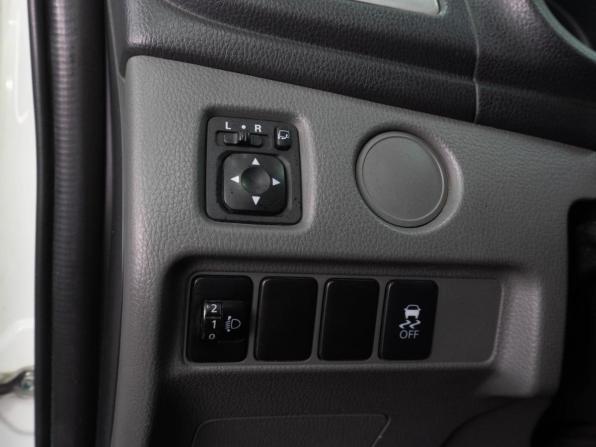 Mitsubishi L200 V с пробегом 2015 года, цена 1 749 000 рублей, 272623 км, offers.body_type.unknown, Автокод Объявления