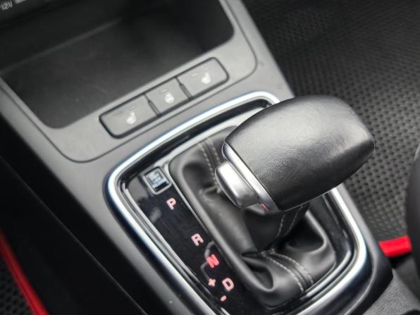 Kia Rio IV с пробегом 2018 года, цена 1 399 000 рублей, 126224 км, хэтчбек, Автокод Объявления