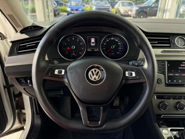 Volkswagen Passat B8 с пробегом 2017 года, цена 1 999 000 рублей, 51202 км, седан, Автокод Объявления