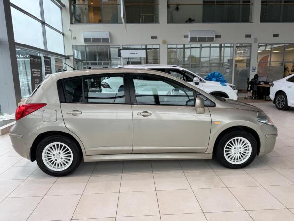 Nissan Tiida I Рестайлинг с пробегом 2010 года, цена 795 000 рублей, 132448 км, хэтчбек, Автокод Объявления
