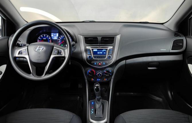 Hyundai Solaris I Рестайлинг с пробегом 2016 года, цена 777 000 рублей, 108000 км, седан, Автокод Объявления