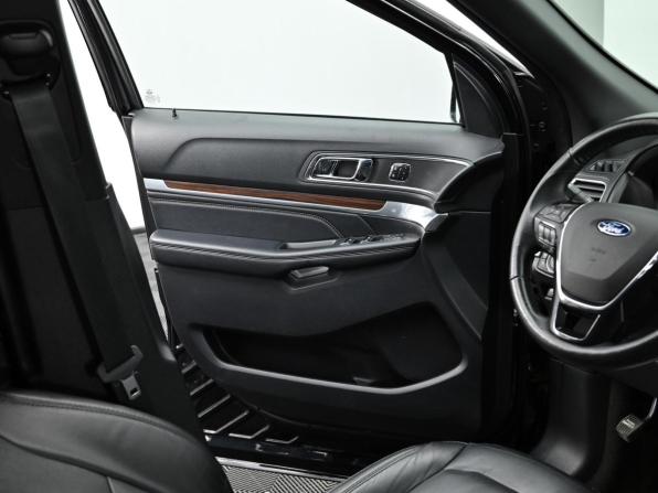 Ford Explorer V Рестайлинг с пробегом 2018 года, цена 2 299 000 рублей, 163000 км, внедорожник, Автокод Объявления