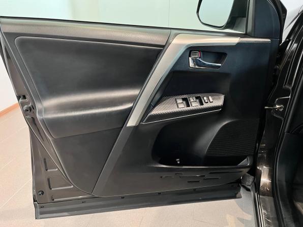 Toyota RAV4 IV (XA40) с пробегом 2015 года, цена 1 790 000 рублей, 213239 км, внедорожник, Автокод Объявления