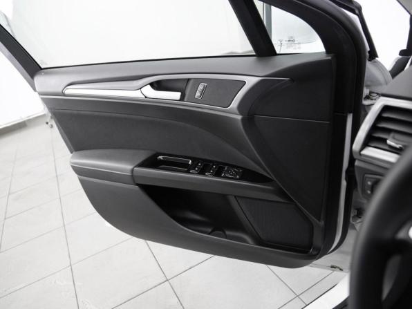 Ford Mondeo V с пробегом 2018 года, цена 1 149 000 рублей, 89160 км, седан, Автокод Объявления