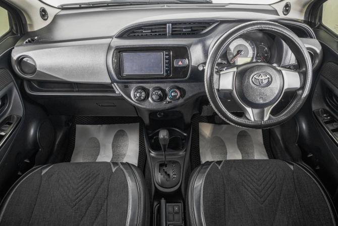 Toyota Vitz III (XP130) Рестайлинг с пробегом 2014 года, цена 899 000 рублей, 105000 км, хэтчбек, Автокод Объявления