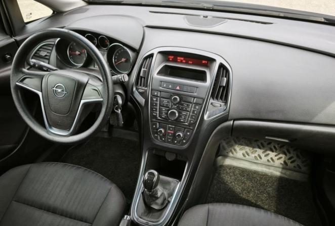 Opel Astra J Рестайлинг с пробегом 2013 года, цена 730 000 рублей, 91400 км, универсал, Автокод Объявления