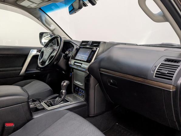 Toyota Land Cruiser Prado 150 Series Рестайлинг 2 с пробегом 2020 года, цена 6 170 000 рублей, 54239 км, внедорожник, Автокод Объявления