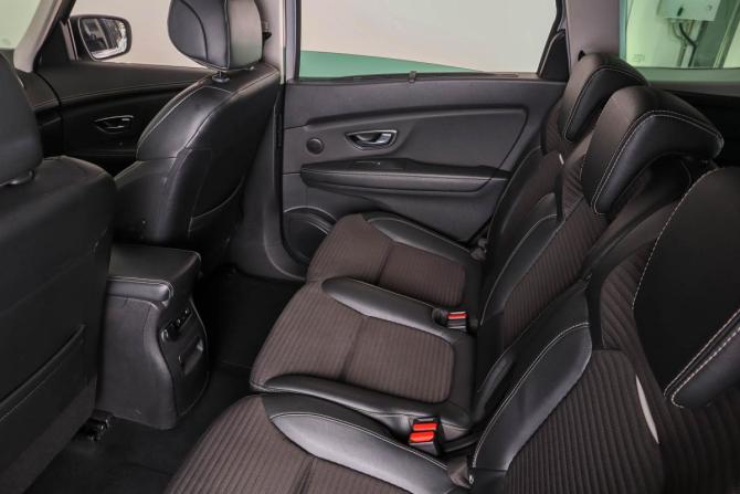 Renault Scenic IV с пробегом 2018 года, цена 1 799 000 рублей, 180111 км, компактвэн, Автокод Объявления