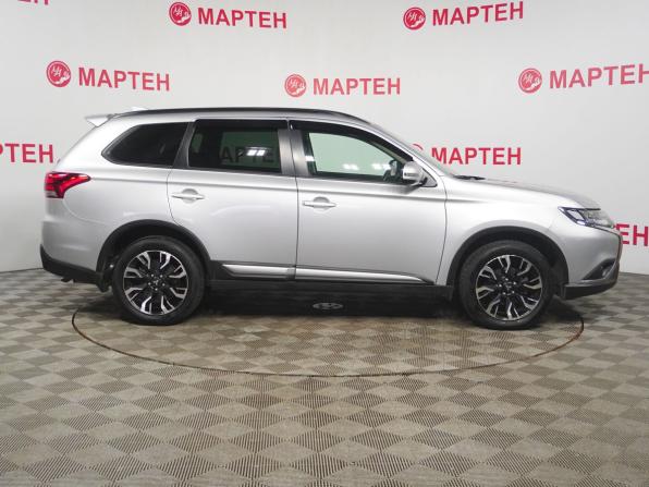 Mitsubishi Outlander III Рестайлинг 3 с пробегом 2021 года, цена 2 649 000 рублей, 82346 км, внедорожник, Автокод Объявления