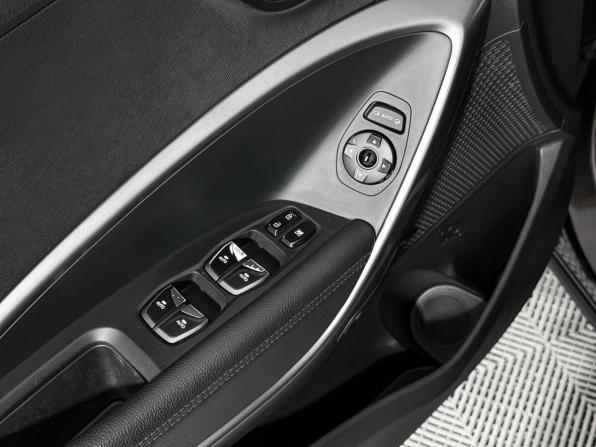 Hyundai Santa Fe III Рестайлинг с пробегом 2016 года, цена 1 650 000 рублей, 326637 км, внедорожник, Автокод Объявления