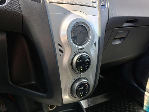 Toyota Yaris II с пробегом 2008 года, цена 465 000 рублей, 195000 км, хэтчбек, Автокод Объявления