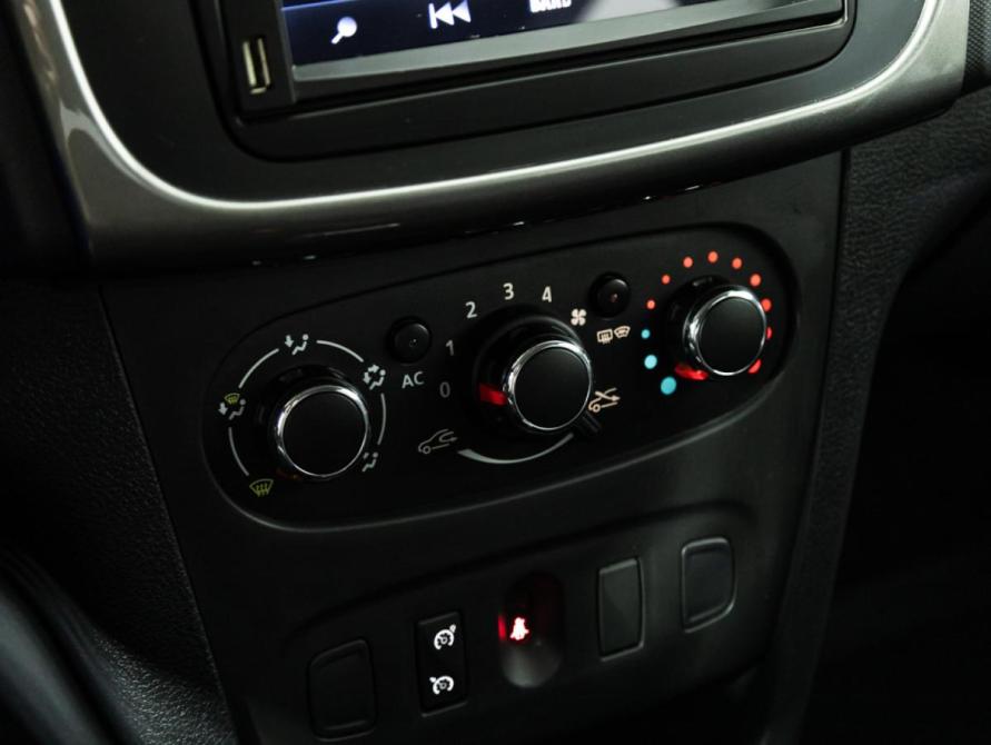 Renault Sandero II Санкт-Петербург  - изображение 16