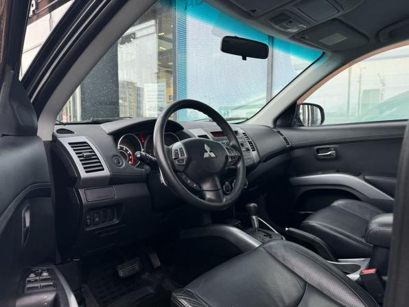 Mitsubishi Outlander II Рестайлинг с пробегом 2010 года, цена 997 000 рублей, 255608 км, внедорожник, Автокод Объявления