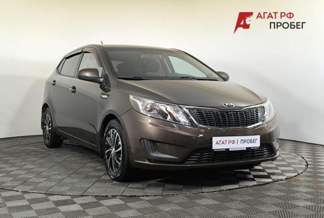 Kia Rio III Рестайлинг с пробегом 2015 года, цена 870 000 рублей, 106881 км, хэтчбек, Автокод Объявления
