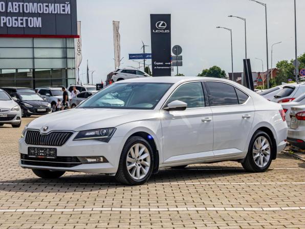 Skoda Superb III с пробегом 2019 года, цена 1 825 000 рублей, 84000 км, лифтбек, Автокод Объявления
