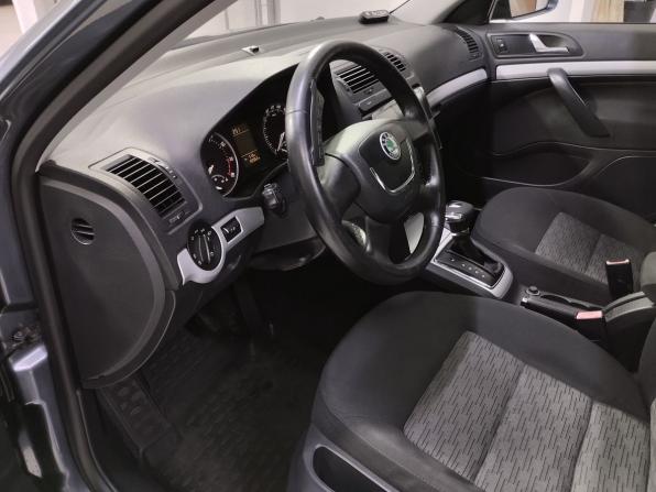Skoda Octavia II (A5) Рестайлинг с пробегом 2011 года, цена 840 000 рублей, 192061 км, лифтбек, Автокод Объявления