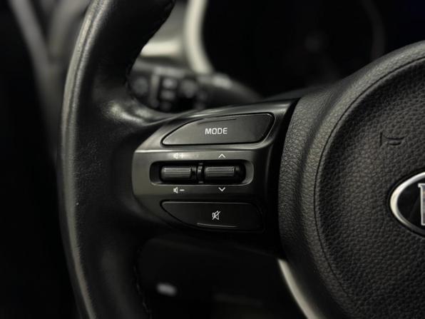 Kia Rio IV Рестайлинг с пробегом 2021 года, цена 1 849 000 рублей, 59205 км, хэтчбек, Автокод Объявления