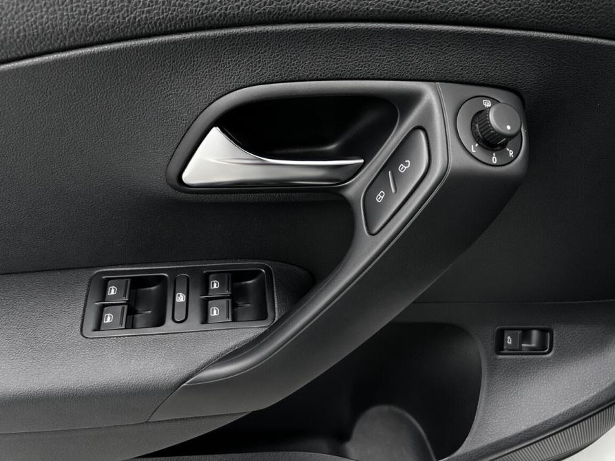 Volkswagen Polo V Рестайлинг Казань  - изображение 17