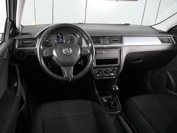 Skoda Rapid I с пробегом 2015 года, цена 850 000 рублей, 179182 км, лифтбек, Автокод Объявления