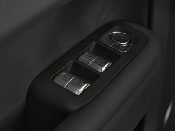 Li Auto (Lixiang) L9 I Рестайлинг с пробегом 2025 года, цена 8 999 000 рублей, 75 км, внедорожник, Автокод Объявления