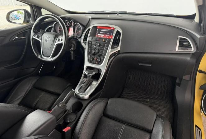 Opel Astra J Рестайлинг с пробегом 2014 года, цена 965 000 рублей, 151400 км, хэтчбек, Автокод Объявления