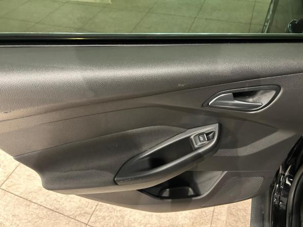 Ford Focus III Рестайлинг с пробегом 2017 года, цена 1 079 000 рублей, 142038 км, седан, Автокод Объявления