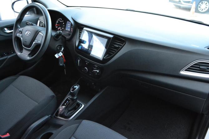 Hyundai Solaris II Рестайлинг с пробегом 2021 года, цена 1 650 000 рублей, 118338 км, седан, Автокод Объявления