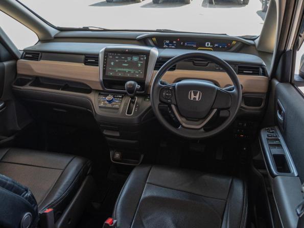 Honda Freed II с пробегом 2017 года, цена 1 600 000 рублей, 47092 км, компактвэн, Автокод Объявления