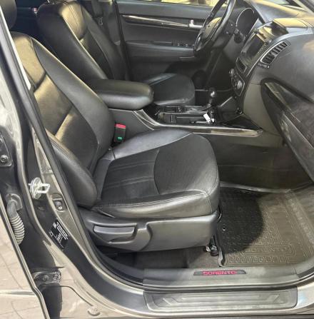 Kia Sorento II Рестайлинг с пробегом 2018 года, цена 1 750 000 рублей, 181372 км, внедорожник, Автокод Объявления