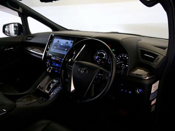 Toyota Alphard III Рестайлинг с пробегом 2022 года, цена 5 500 000 рублей, 90029 км, минивэн, Автокод Объявления