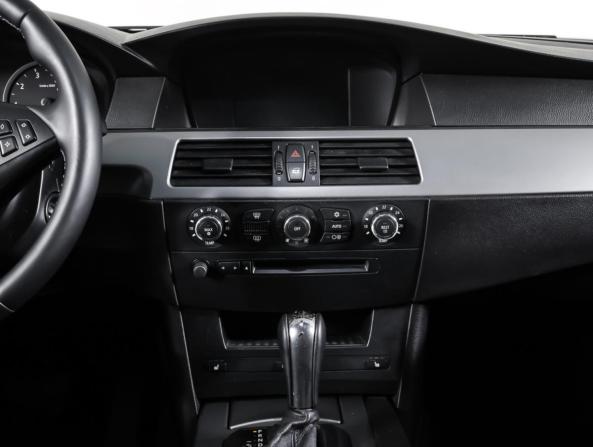 BMW 5 серии V (E60/E61) с пробегом 2004 года, цена 788 000 рублей, 270002 км, седан, Автокод Объявления