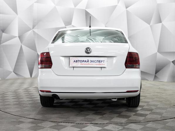 Volkswagen Polo V Рестайлинг с пробегом 2016 года, цена 1 020 000 рублей, 137000 км, седан, Автокод Объявления