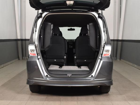 Honda Freed I Рестайлинг с пробегом 2012 года, цена 949 995 рублей, 186895 км, компактвэн, Автокод Объявления