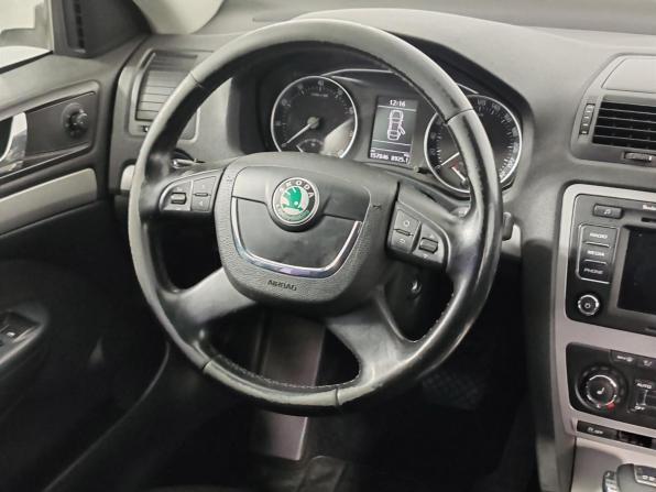 Skoda Octavia II (A5) Рестайлинг с пробегом 2013 года, цена 899 000 рублей, 157844 км, лифтбек, Автокод Объявления