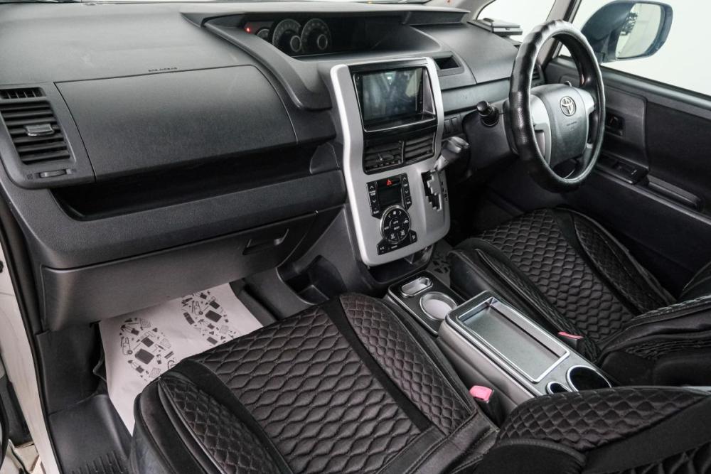 Toyota Voxy II (R70) Красноярск  - изображение 11