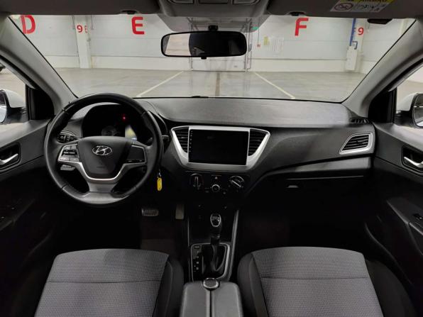 Hyundai Solaris II Рестайлинг с пробегом 2020 года, цена 1 350 000 рублей, 114869 км, седан, Автокод Объявления