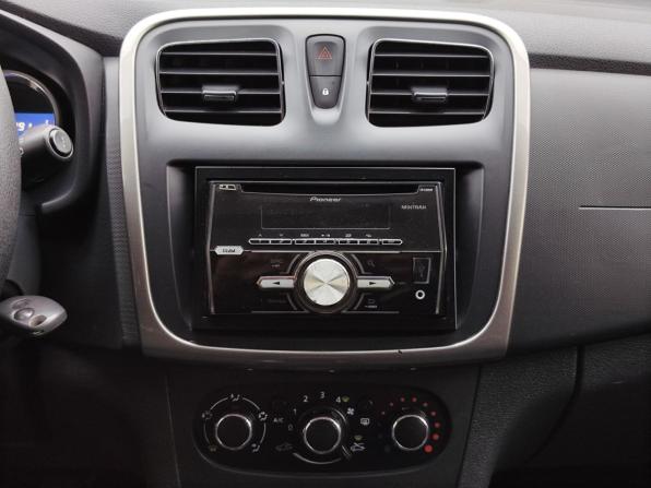 Renault Sandero II с пробегом 2016 года, цена 925 000 рублей, 162291 км, хэтчбек, Автокод Объявления
