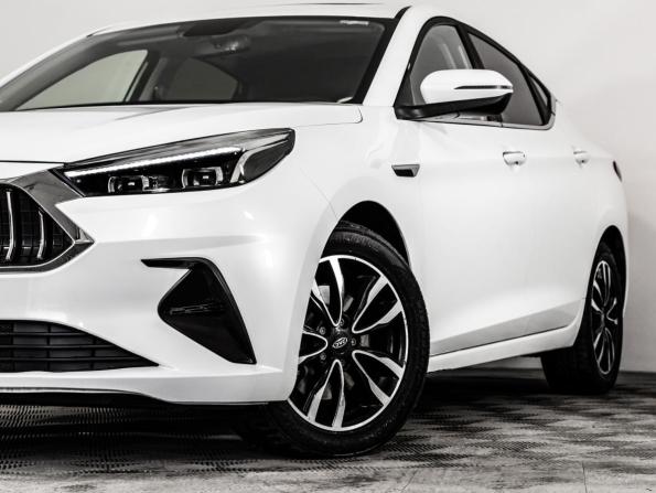 JAC J7 I с пробегом 2023 года, цена 899 000 рублей, 246381 км, лифтбек, Автокод Объявления