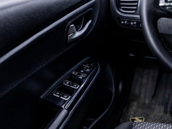 Kia Rio IV с пробегом 2019 года, цена 1 019 000 рублей, 120050 км, седан, Автокод Объявления