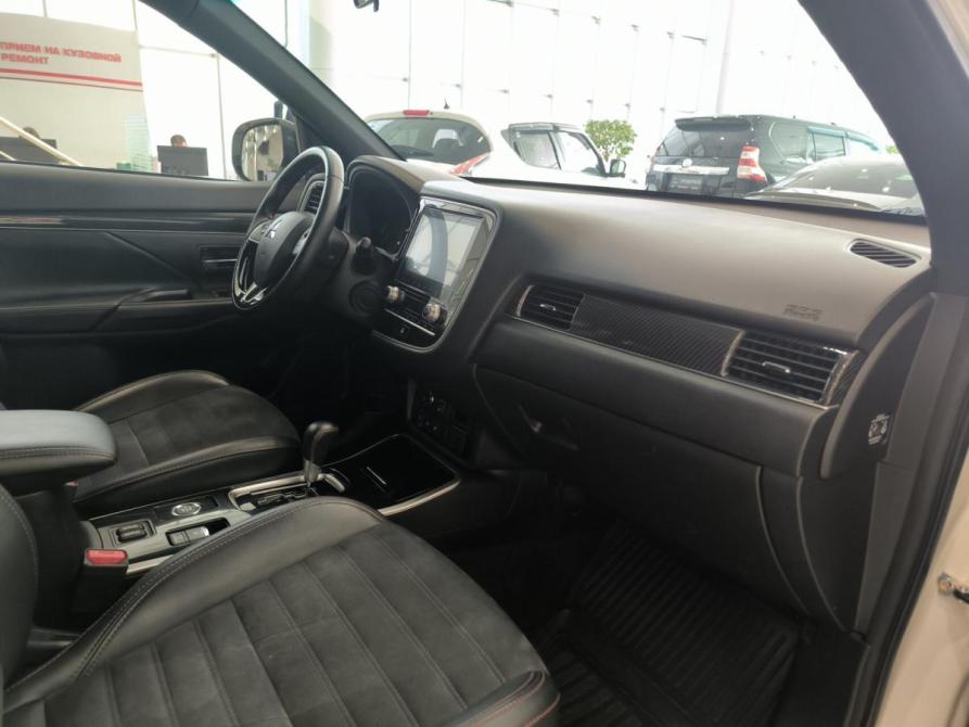 Mitsubishi Outlander III Рестайлинг 3 Казань  - изображение 13