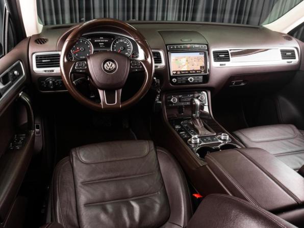 Volkswagen Touareg II Рестайлинг с пробегом 2016 года, цена 3 299 000 рублей, 204146 км, внедорожник, Автокод Объявления