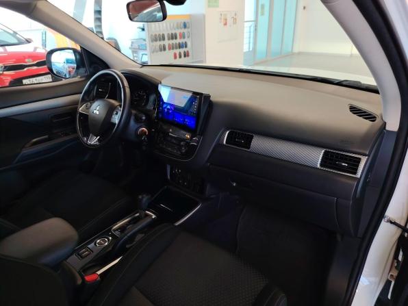 Mitsubishi Outlander III Рестайлинг 2 с пробегом 2018 года, цена 1 849 000 рублей, 124137 км, внедорожник, Автокод Объявления