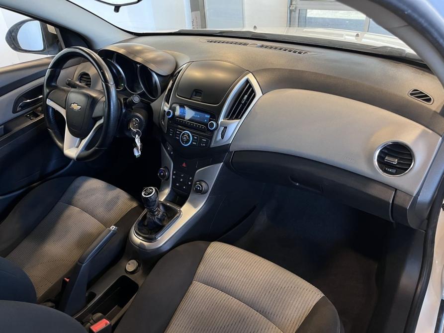Chevrolet Cruze I Рестайлинг Чебоксары  - изображение 27