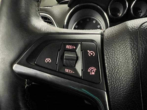 Opel Mokka I с пробегом 2015 года, цена 925 000 рублей, 68918 км, внедорожник, Автокод Объявления