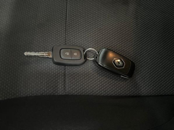 Renault Logan II Рестайлинг с пробегом 2021 года, цена 970 000 рублей, 41500 км, седан, Автокод Объявления