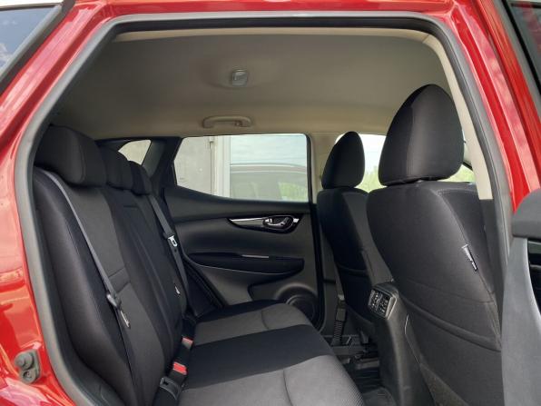 Nissan Qashqai II с пробегом 2018 года, цена 1 899 000 рублей, 80270 км, внедорожник, Автокод Объявления